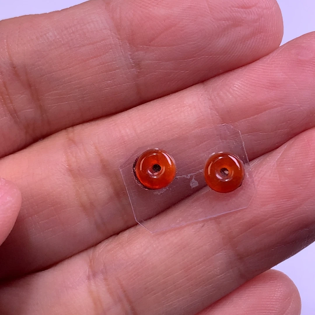 翡翠未镶嵌颈饰红扣子