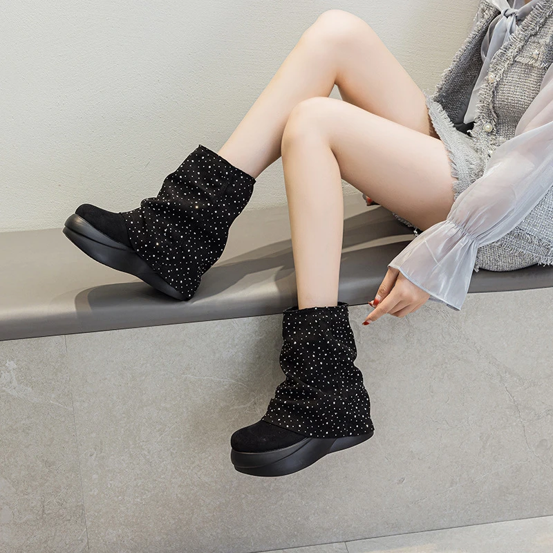 2025新款短靴女秋冬厚底满天星水砖绒面马丁靴套脚小个子堆堆靴