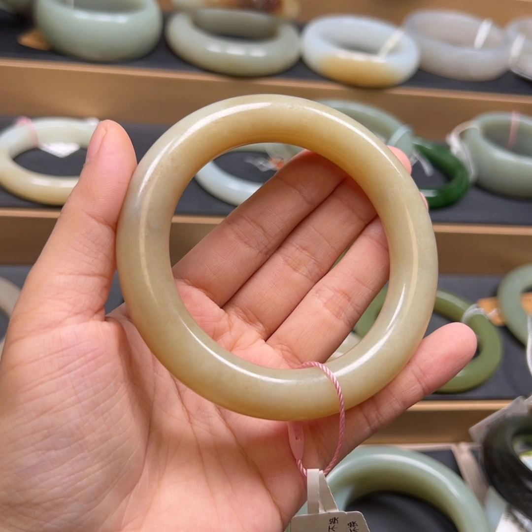 和田玉未镶嵌手镯61