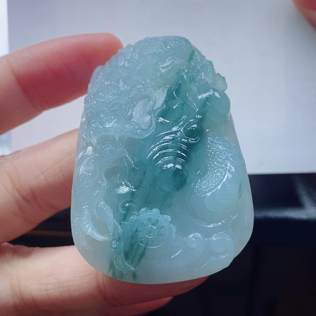 浅***然定制翡翠未镶嵌翡翠