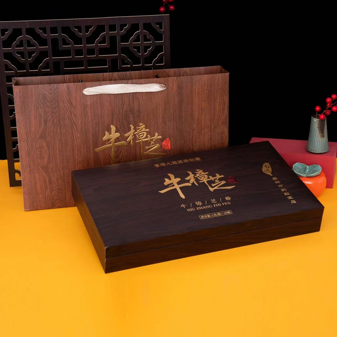森林中的红宝石牛樟芝粉 JTXW