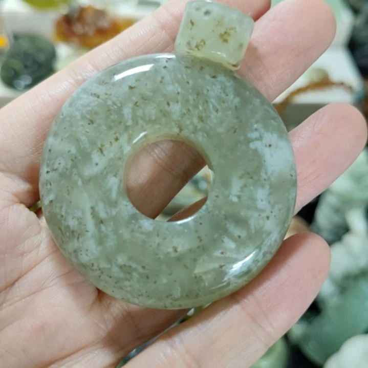 岫玉未镶嵌平安扣