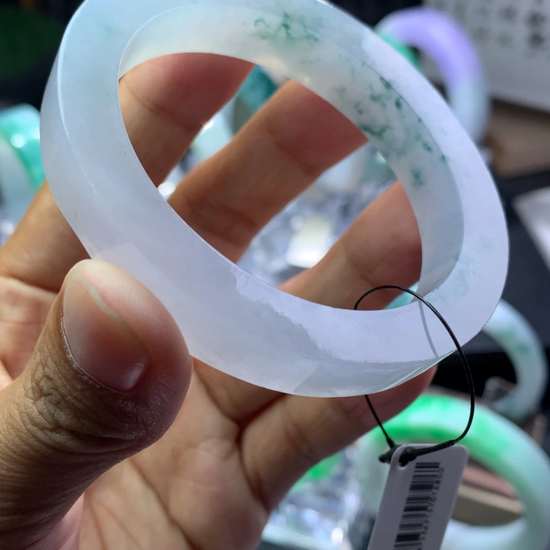 未镶嵌翡翠手镯定制翡翠