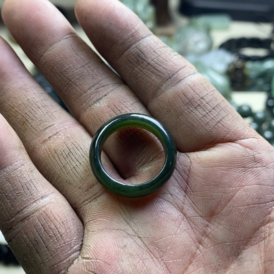 艮***艮和田玉未镶嵌手链和田玉