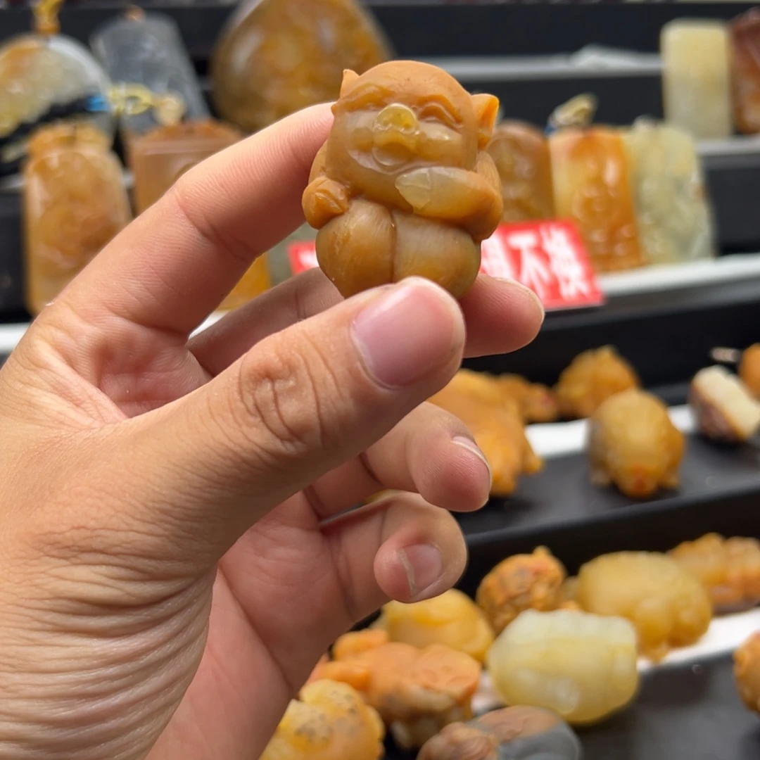 未镶嵌石英质玉（黄龙玉）黄龙玉
