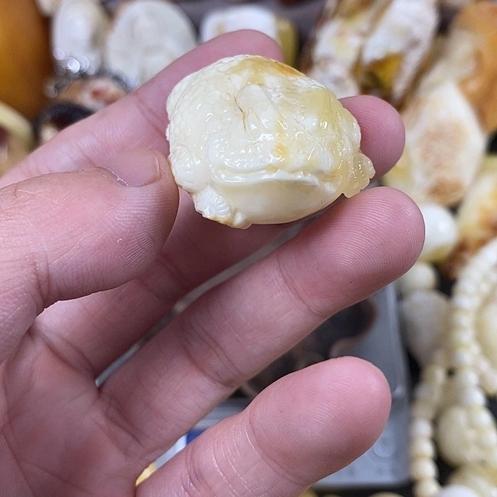 未镶嵌琥珀裸石我