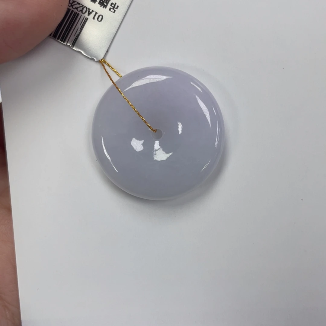 颈饰未镶嵌翡翠番***?平安扣