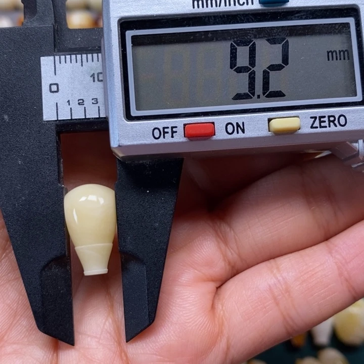 琥珀未镶嵌裸石三通
