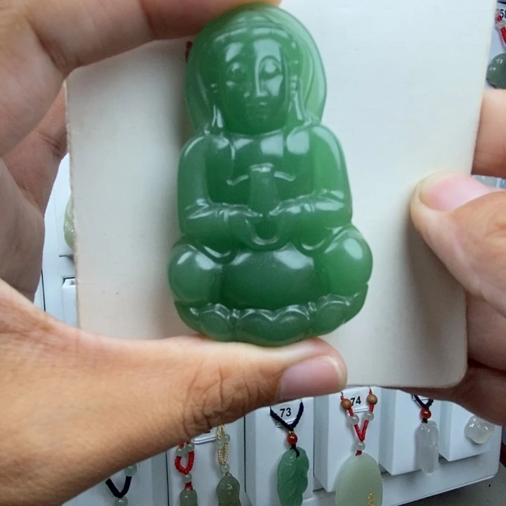 新***庄颈饰未镶嵌石英质玉