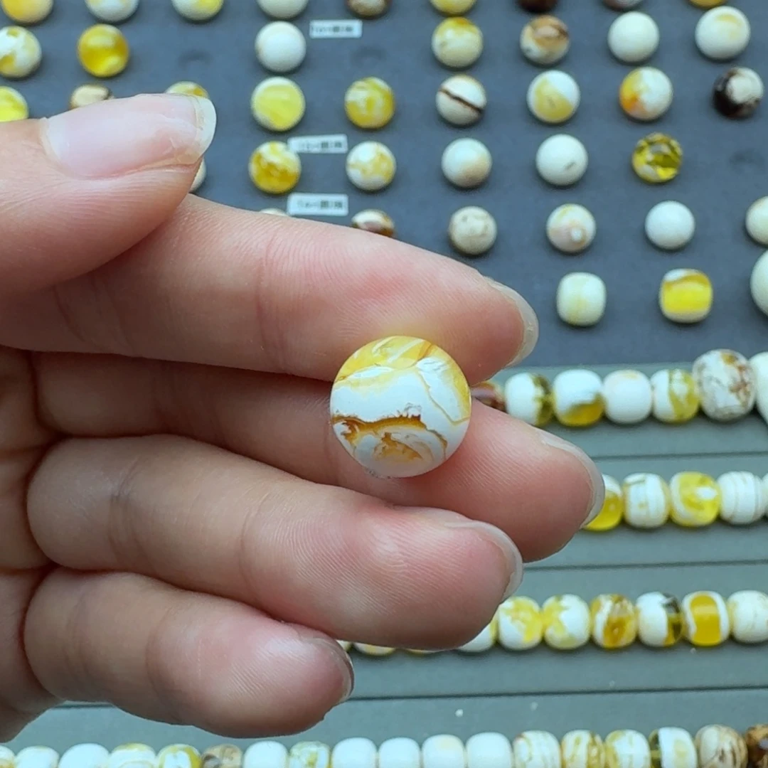 浪***爷琥珀未镶嵌裸石蜜蜡