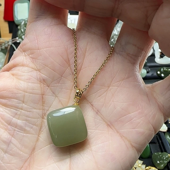 颈饰银S925镶嵌和田玉