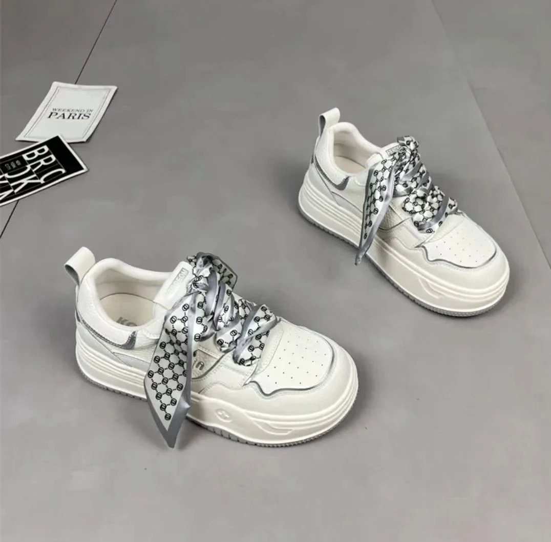 莎莉娅714Y1020厚底板鞋小白鞋常规休闲板鞋低帮欧若动感风