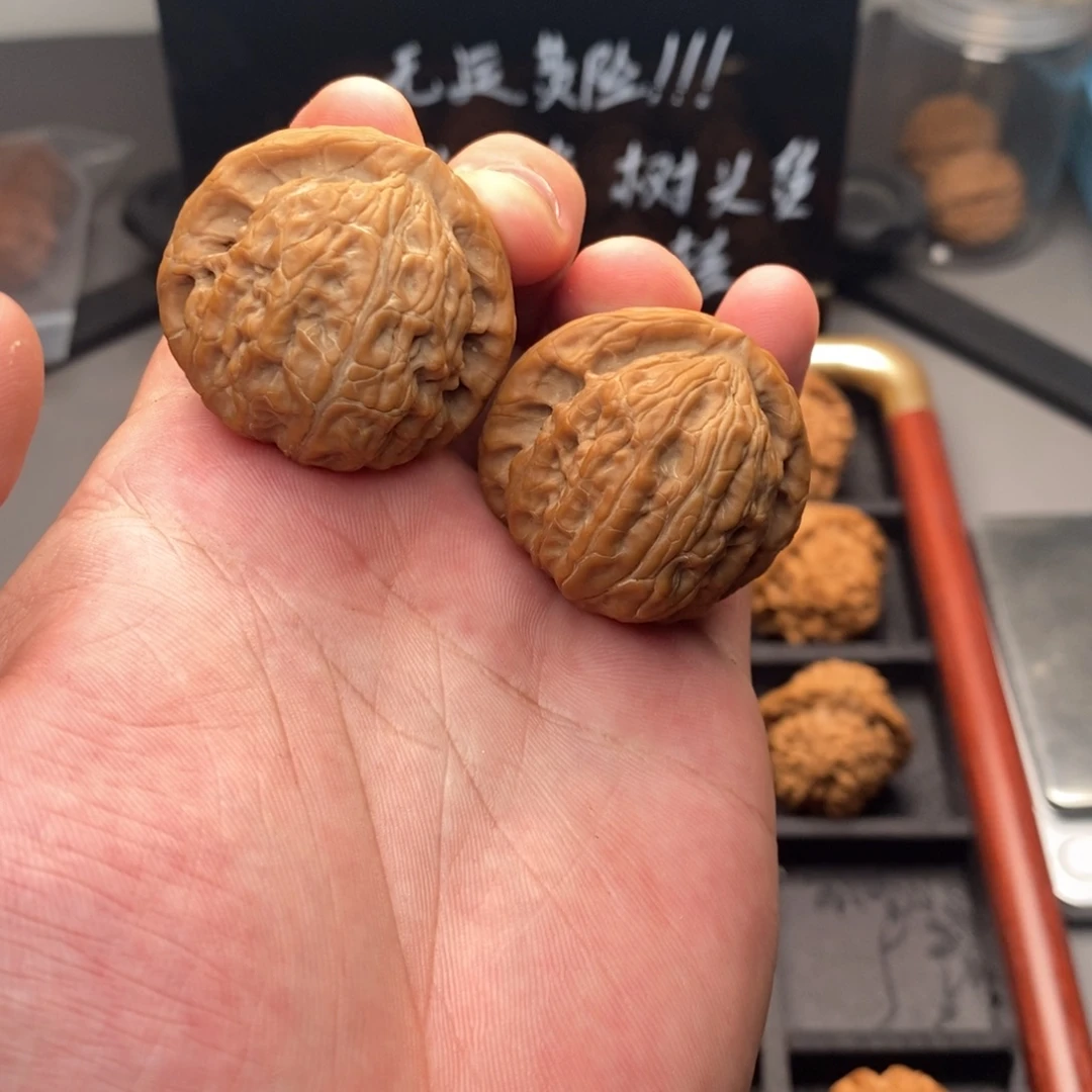 月***飘桃核吊坠全品玄武