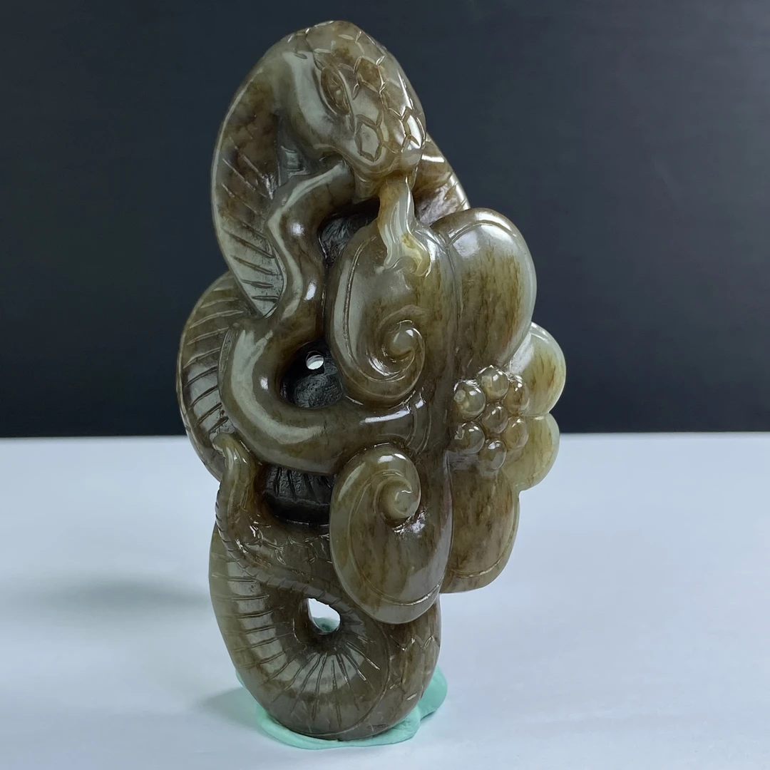 XK3075L 和田玉 芝香蕴金鳞