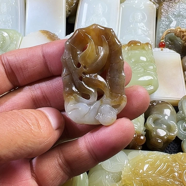 和田玉未镶嵌吊坠(不含链)