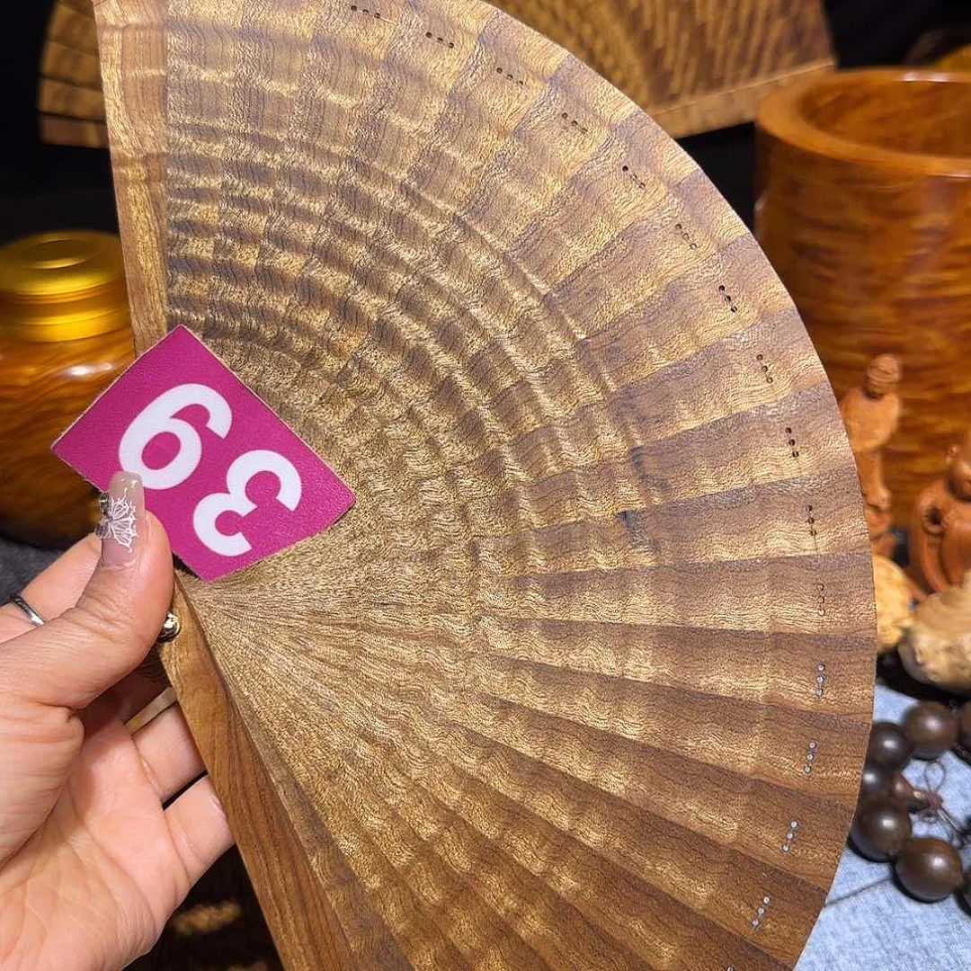 金丝楠北**狼金丝楠手把件