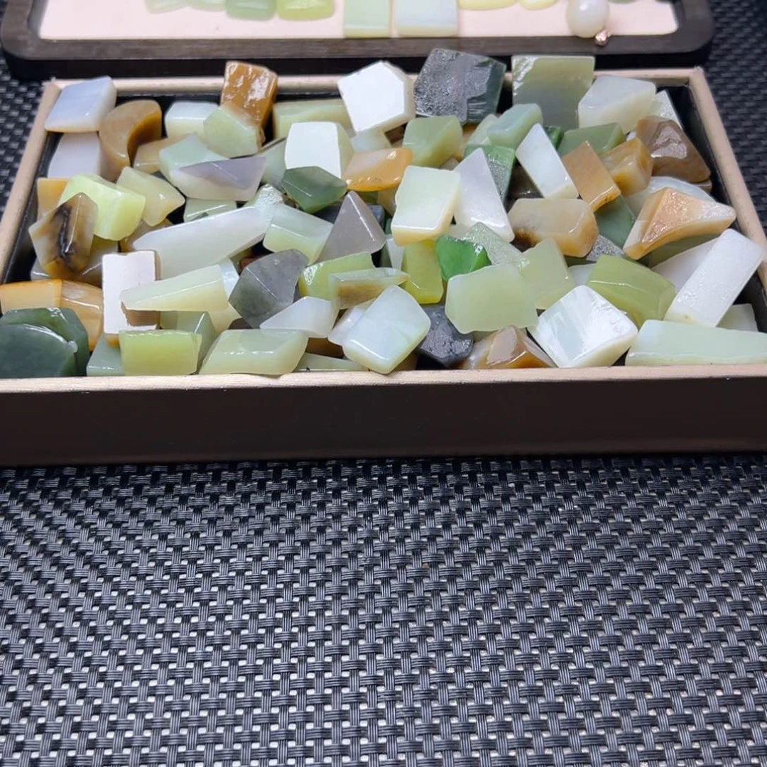 天***林和田玉未镶嵌珠宝半成品