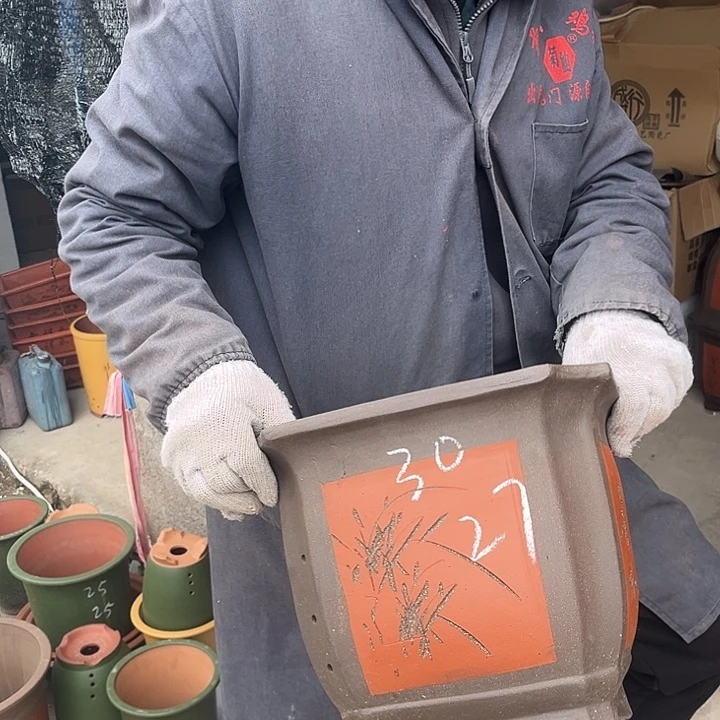 紫砂紫砂花盆和一