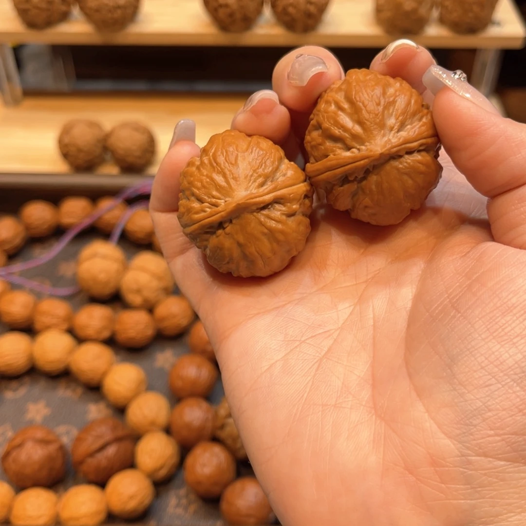 文玩核桃把件楸子大地雷