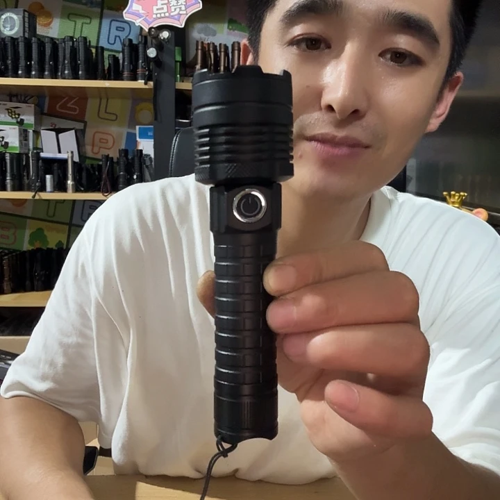 A90手电无电池可调焦
