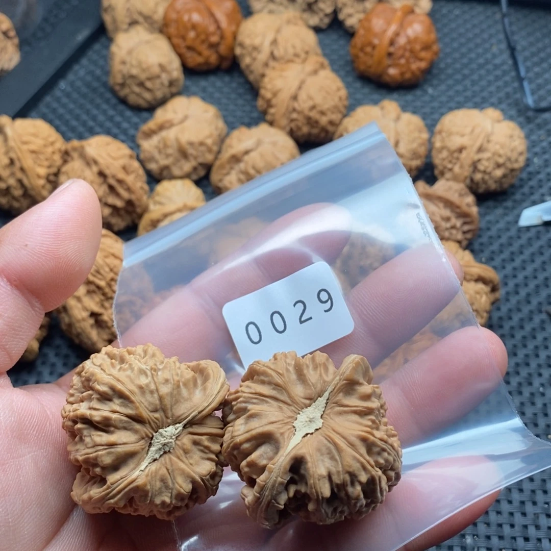 雪***巅文玩核桃把件1111111100 29