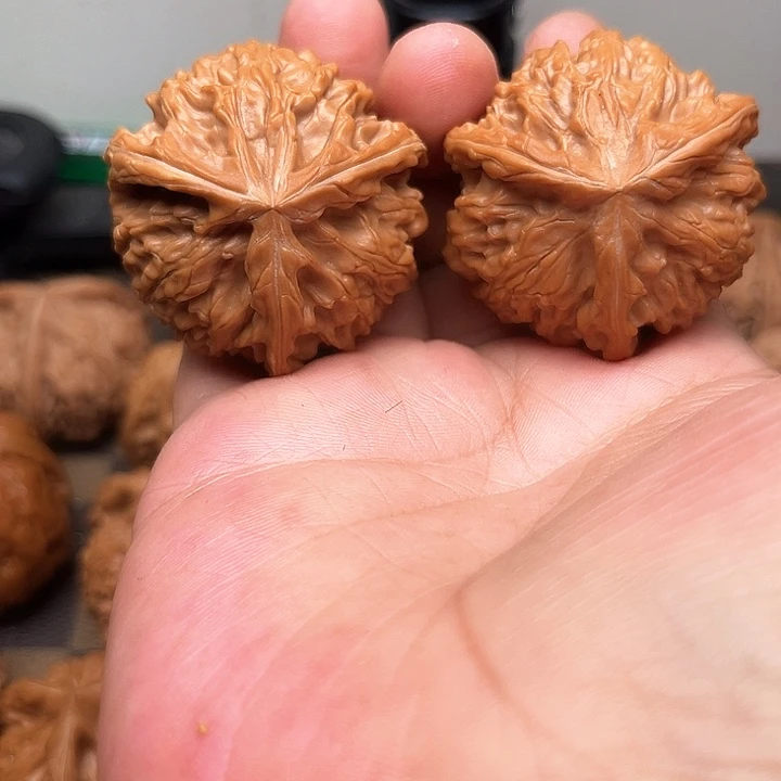 前***凉吊坠文玩核桃你们都在