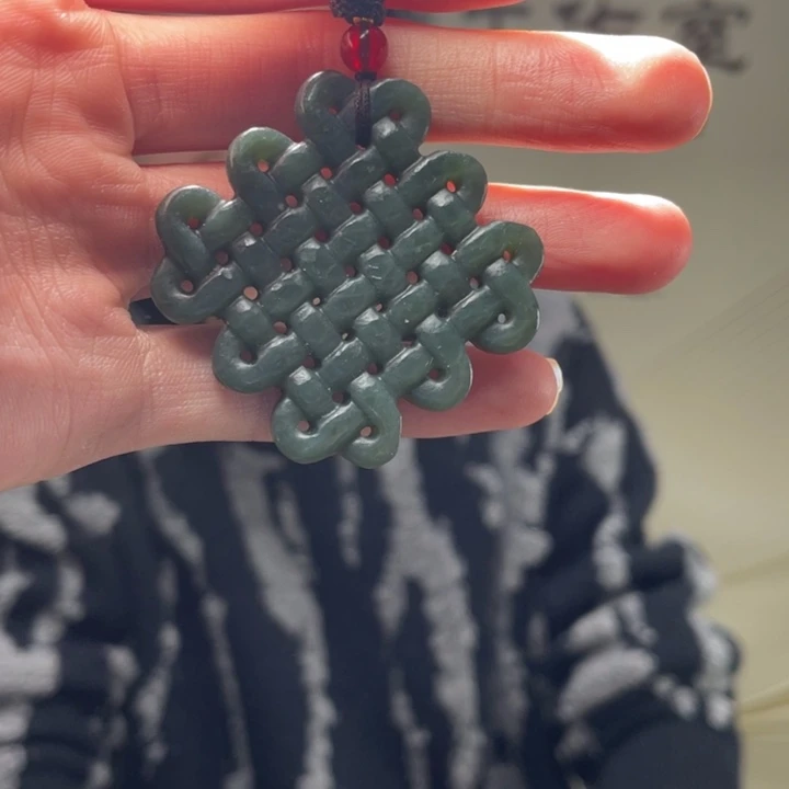 和田玉未镶嵌把件