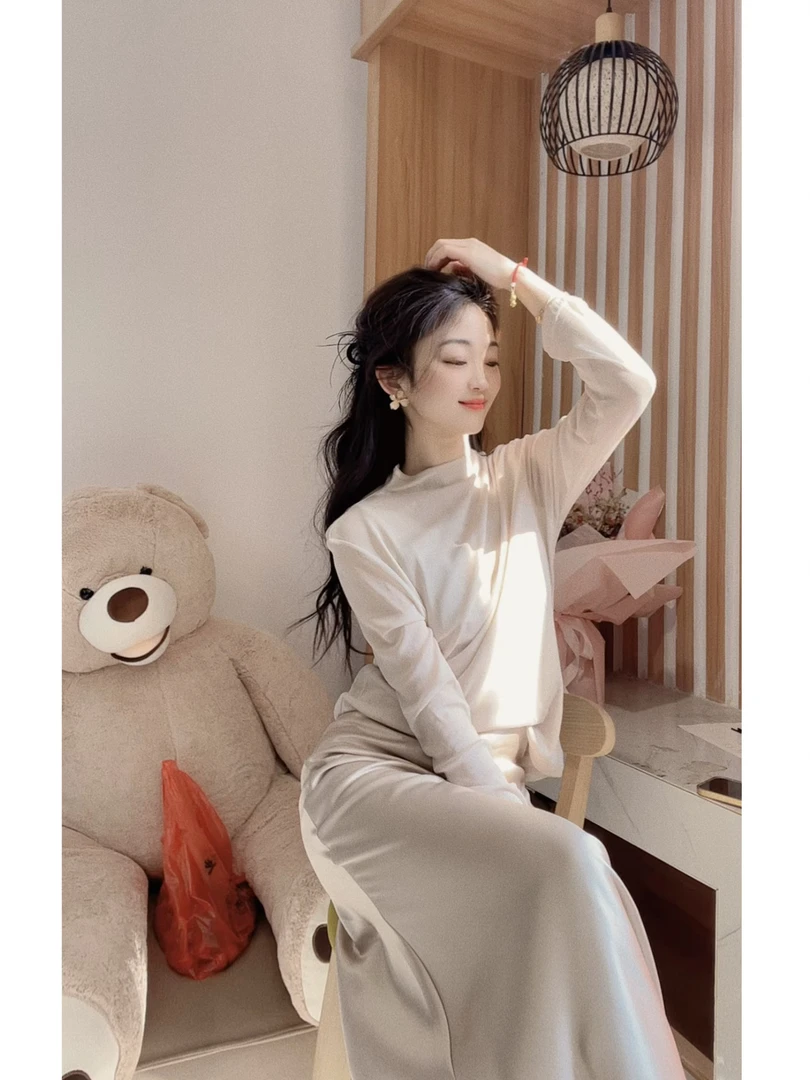 DY2108璐璐推荐女装新款洋气上衣显白显瘦减龄时尚气质针织白色