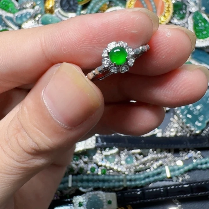 翡翠未镶嵌颈饰天然A货翡翠放漏