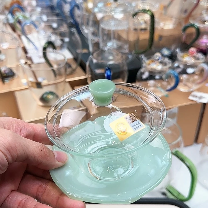 禾器浅玉色荷叶盖碗