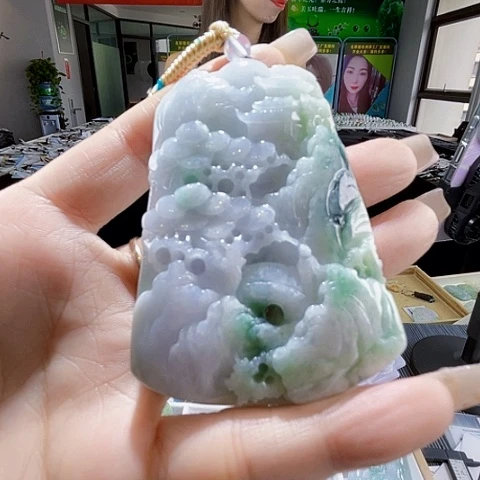 颈饰未镶嵌翡翠一个