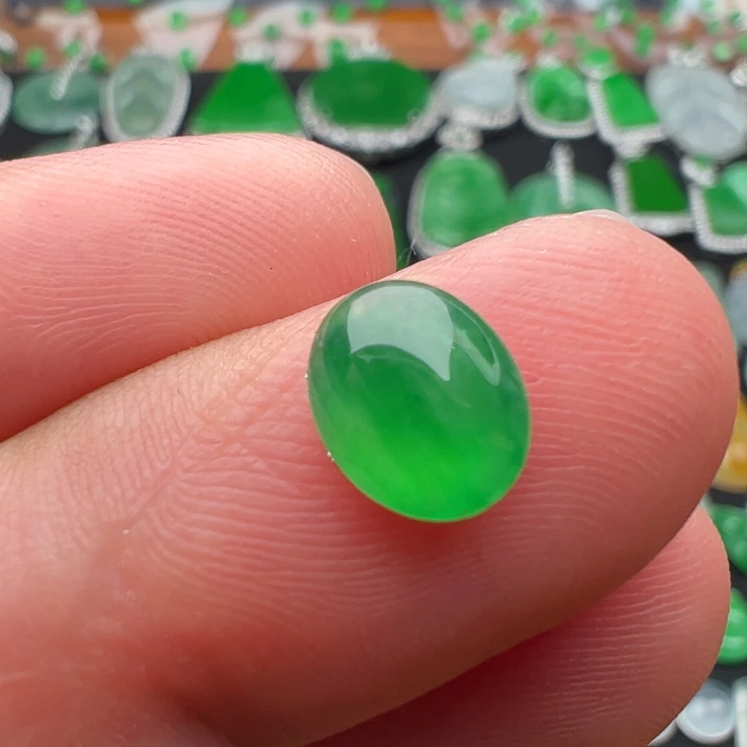 翡翠未镶嵌颈饰蛋面8.3