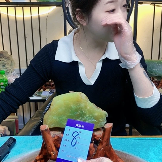 【闪购商品】未镶嵌蛇纹石玉原石排****苦