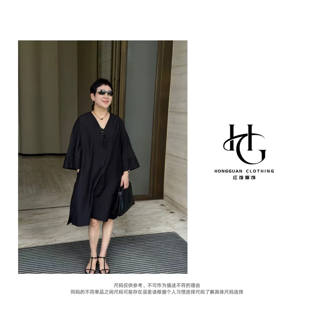 H·G【梦露小黑裙】2320  新款时尚气质百搭V领飞袖中款连衣裙