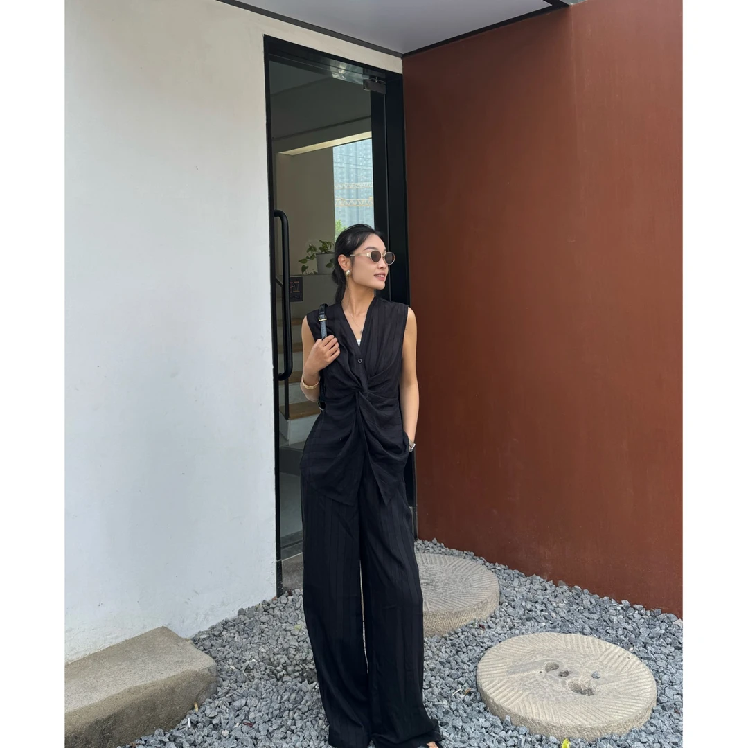 OuYing欧莹夏季无袖设计感扭结上衣阔腿裤显瘦通勤松弛感套装