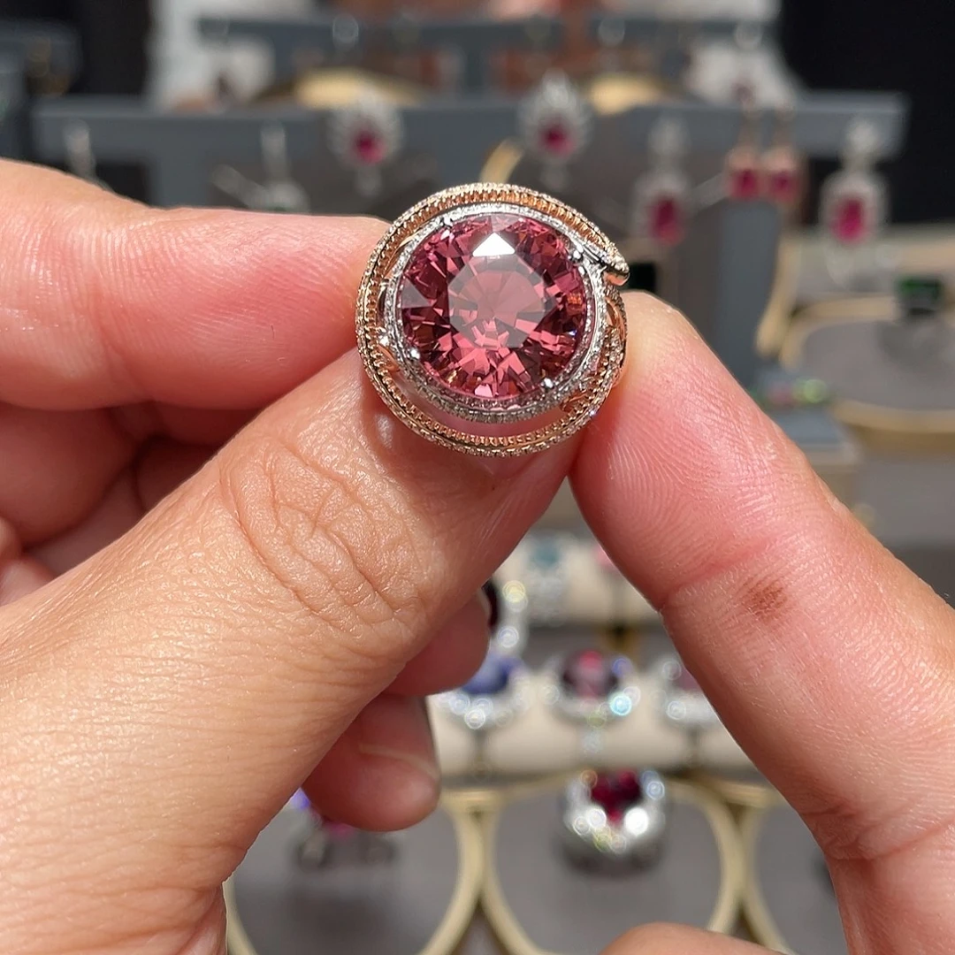 18K金镶嵌戒指碧玺10.75ct
