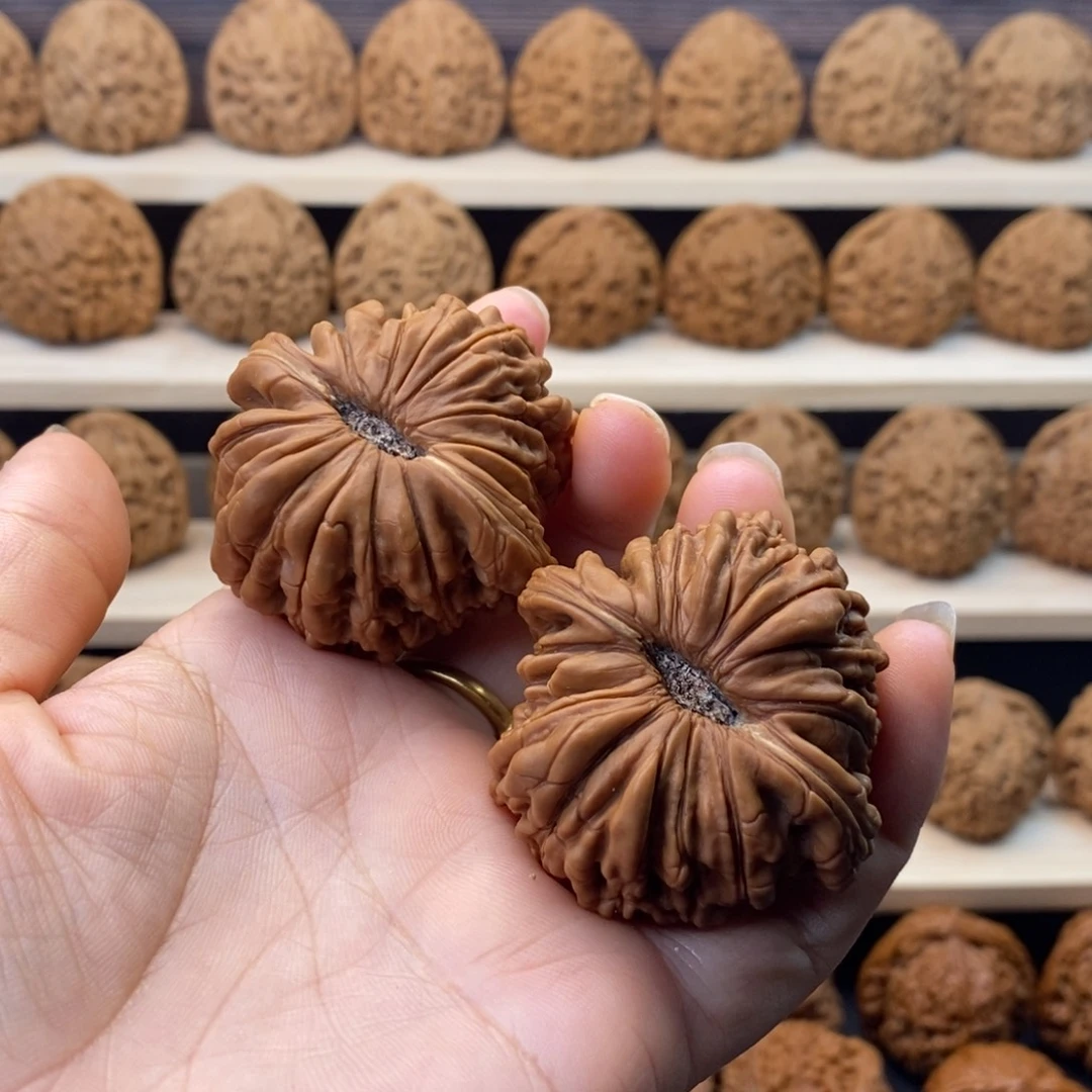 J***森把件文玩核桃45全品四座楼