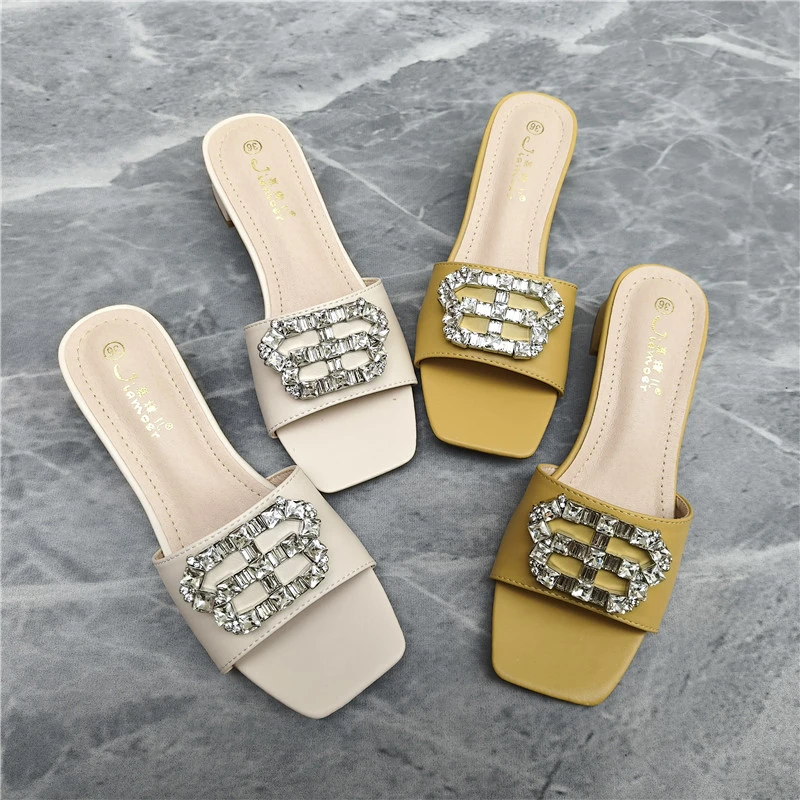 2025夏新款外穿方头粗跟一字拖露趾凉拖鞋中跟气质水钻法式鞋拖女