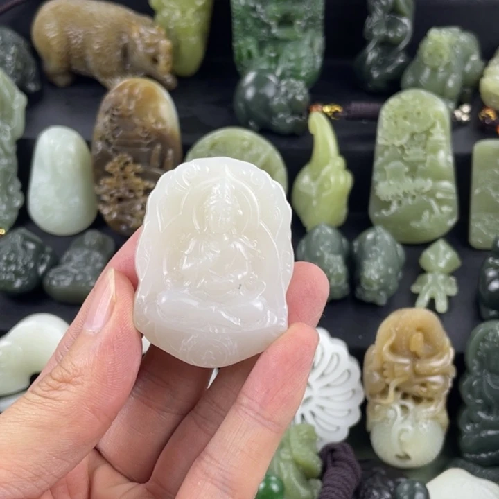 和田玉未镶嵌颈饰