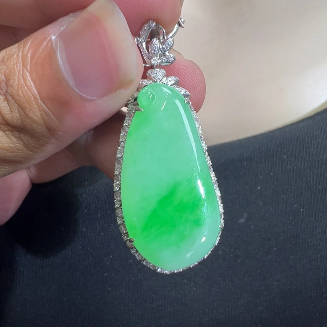 吊坠(不含链)18K金镶嵌翡翠