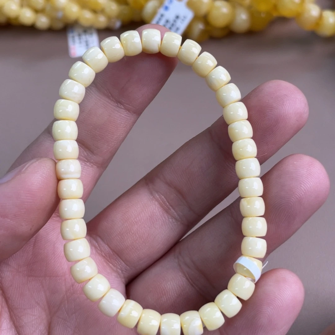 琥珀裸石未镶嵌0390000000