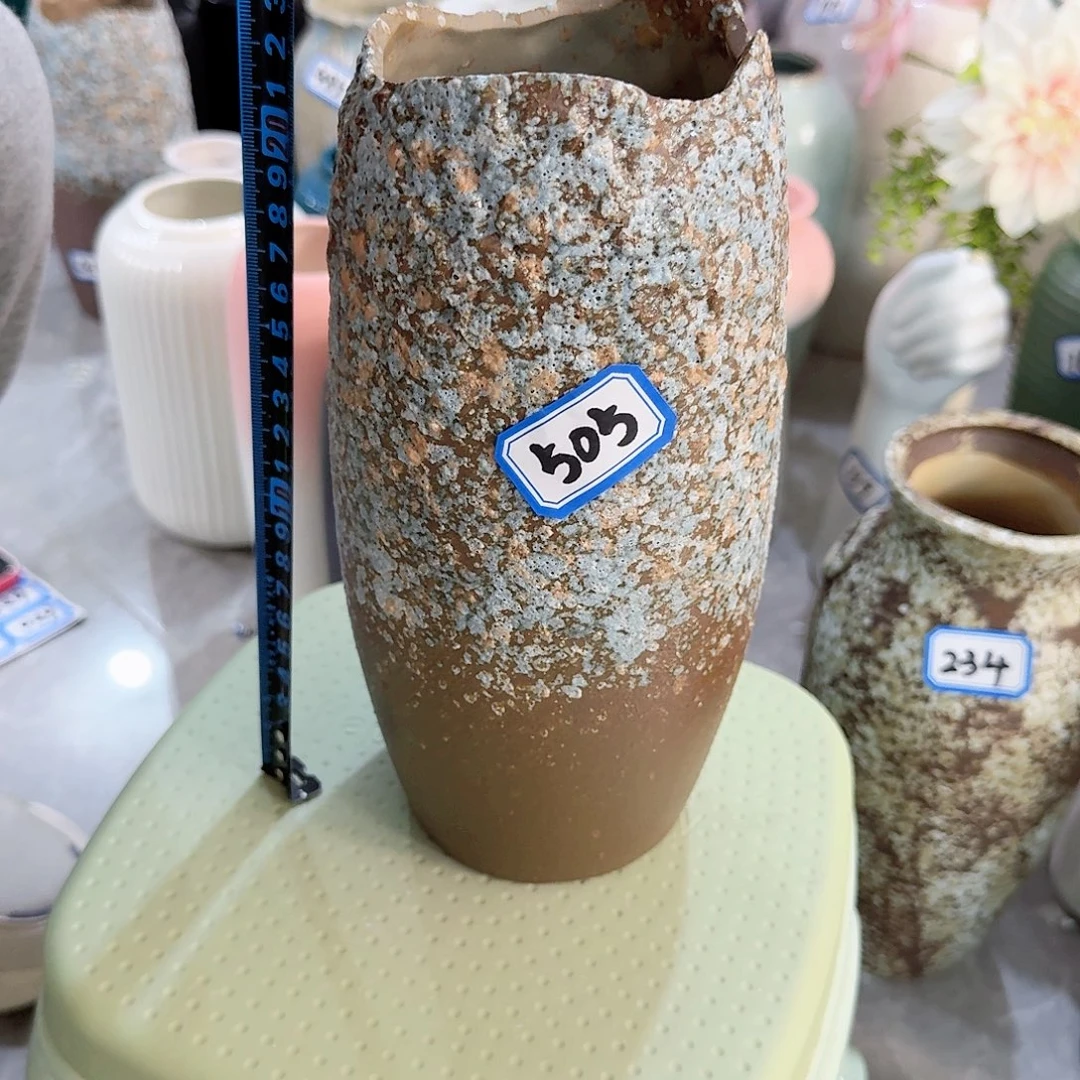 505号陶瓷高24厘米瑕疵一个