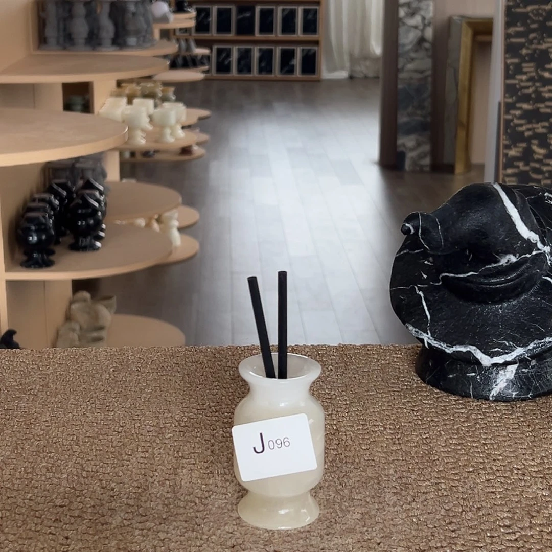 石材J096白冰香薰瓶