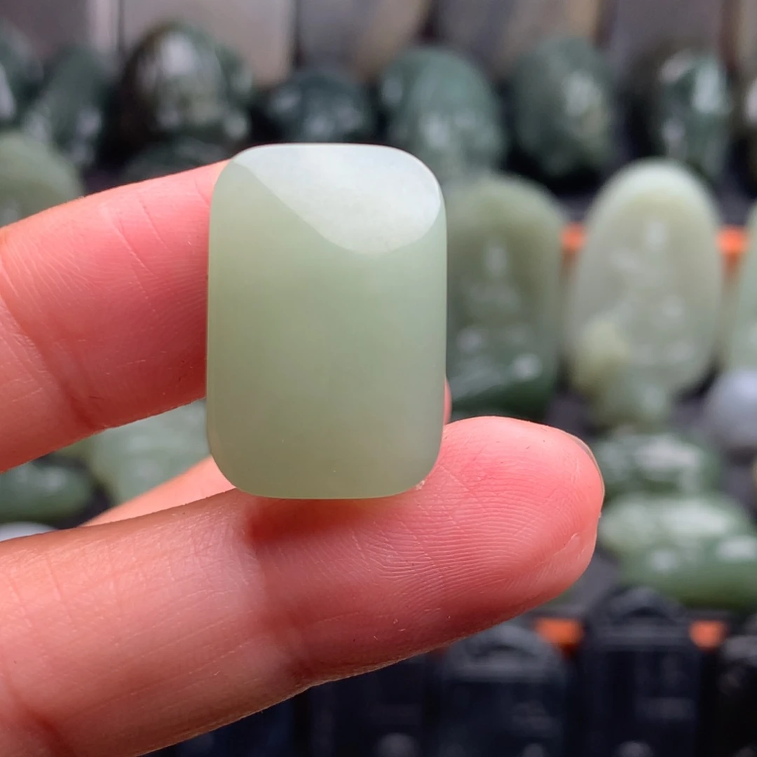 和田玉未镶嵌颈饰挂件33