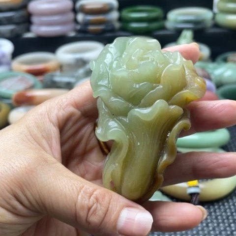 石英岩玉未镶嵌手镯