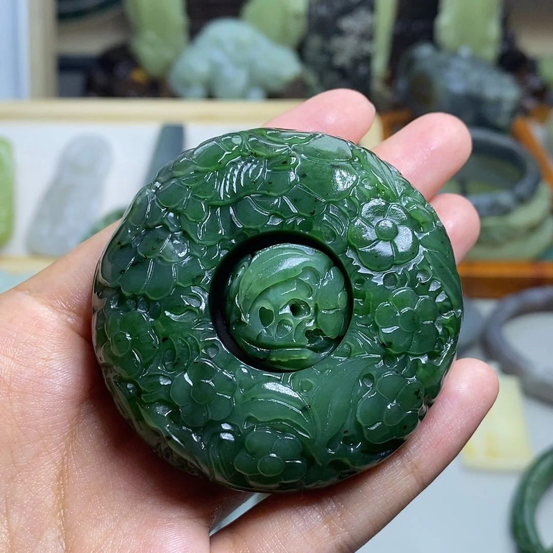 和田玉未镶嵌颈饰虎