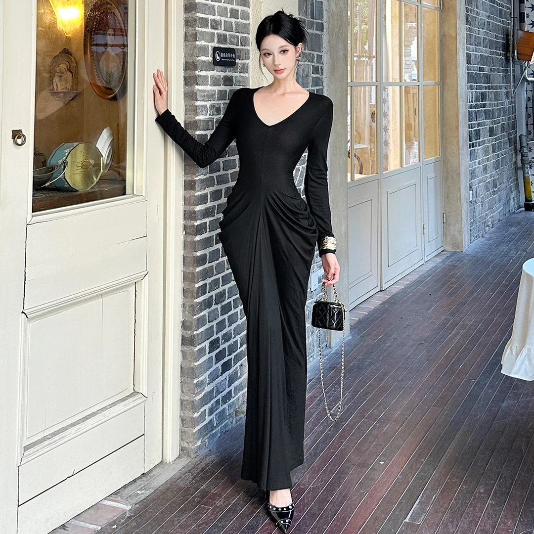 Malou 高级感V领褶皱遮肉显瘦连衣裙女 时尚日常显瘦长裙D77013
