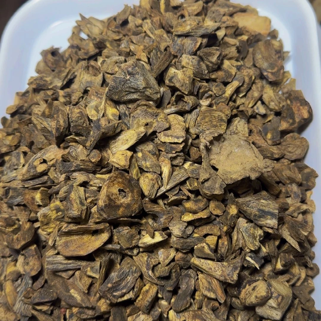 L***a沉香树丁碎料651克发一份