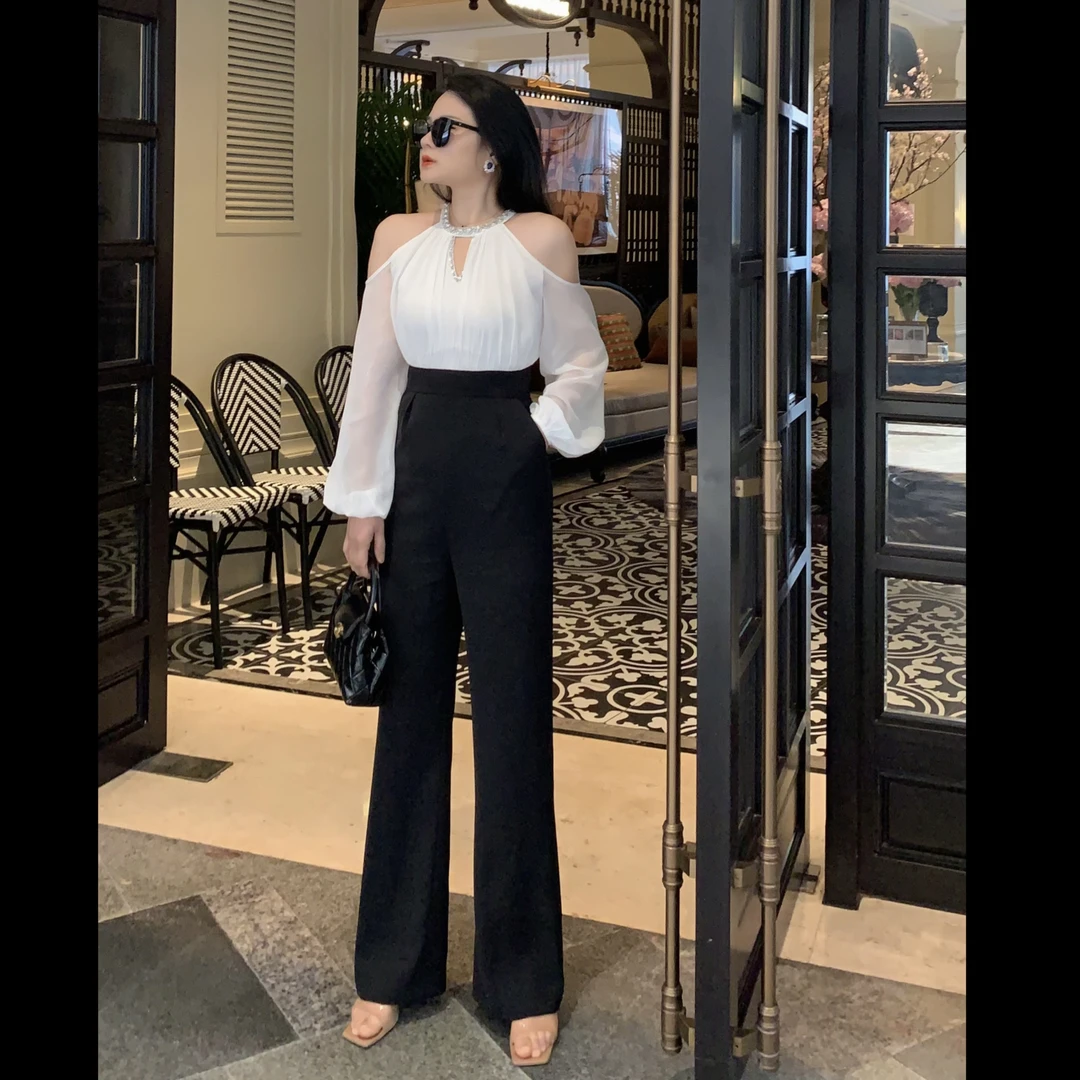 魅鹊 51200 泰版小众轻奢重工钉珠挂脖气质高腰连体裤