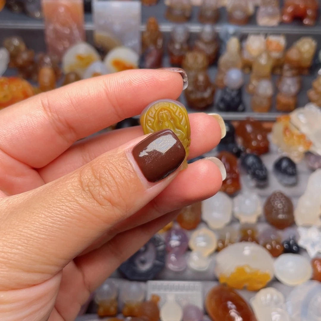 玛瑙/玉髓颈饰未镶嵌沁**愿